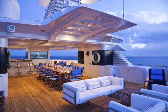 Motor yacht VICTORIA DEL MAR SunDeck- Photo by Jim Raycroft Motor yacht VICTORIA DEL MAR SunDeck- Photo by Jim Raycroft