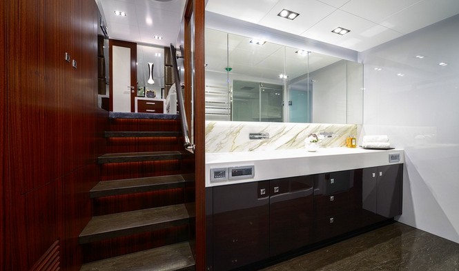 Paradise Yacht - Bathroom