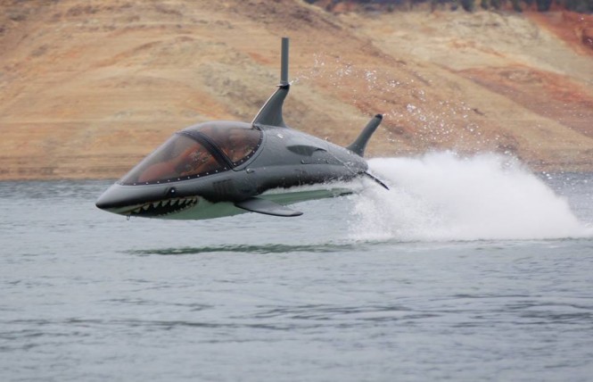 Superyacht water toy SEABREACHER to make premiere at Dubai International Boat Show 2015