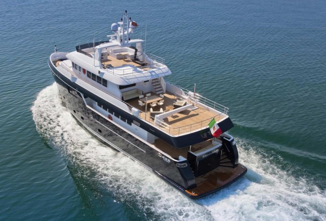 Luxury yacht Stella di Mare - aft view Luxury yacht Stella di Mare - aft view