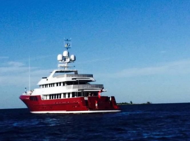 Qing superyacht - aft view Qing superyacht - aft view