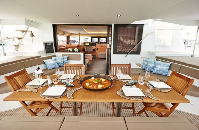 LIR - Alfresco aft deck dining LIR - Alfresco aft deck dining