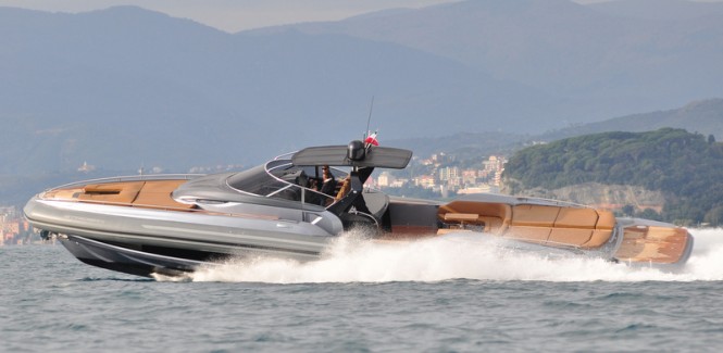 Sacs Strider 19 yacht tender at full speed