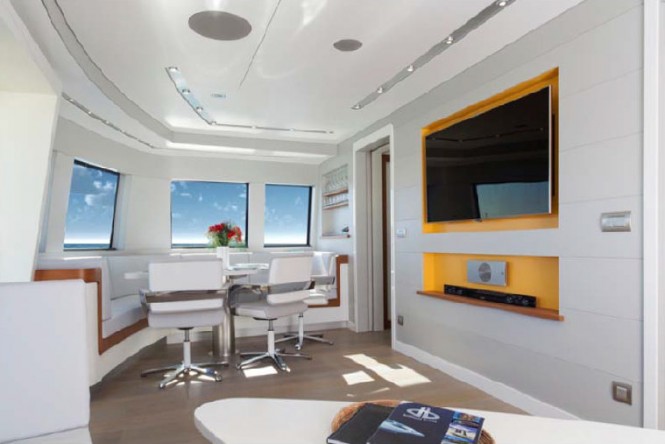 Thunderbird 2 Yacht - Interior