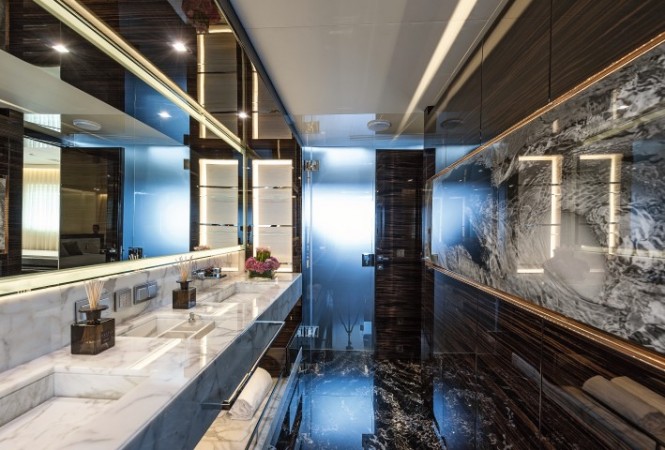 Entourage Yacht - Bathroom Entourage Yacht - Bathroom