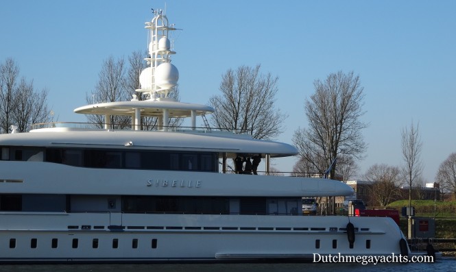 Heesen Sibelle superyacht with mast added - stern Heesen Sibelle superyacht with mast added - stern