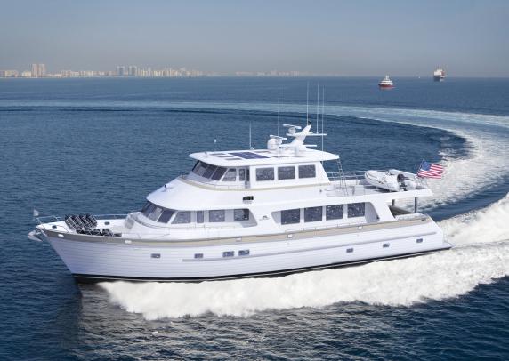New Outer Reef 86’ Deluxbridge motor yacht Hull no. 2016 under construction
