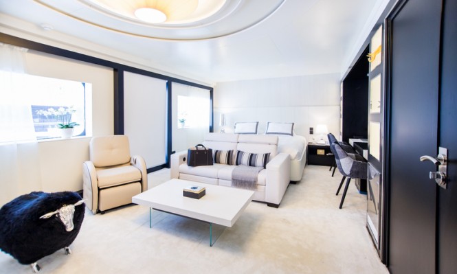 Luxury charter yacht Saluzi - Master Cabin
