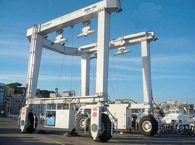 Oceania Marine places order for new travelift