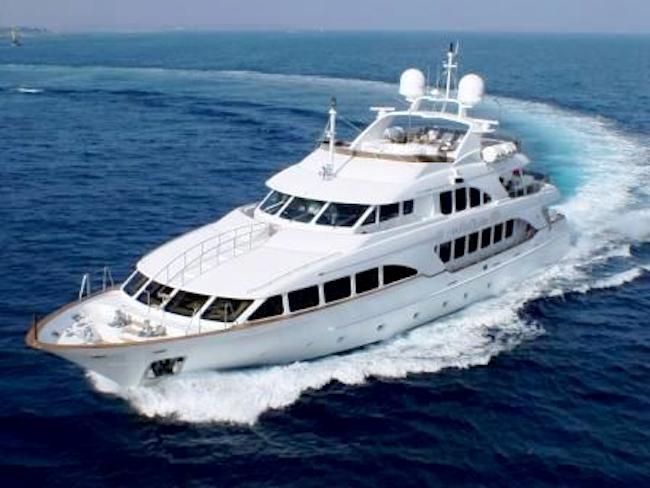 Wild Thyme Yacht - Under Way