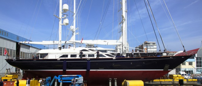 Luxury superyacht Ellen - side view - Photo by G. Sargentini