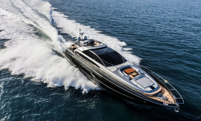 88 Domino Super yacht from above