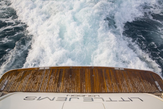 Little Jems yacht - beach platform