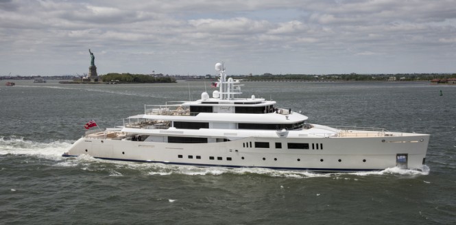 Arrival of Impressive 73m Picchiotti Mega Yacht GRACE E in New York City