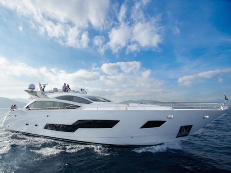 Striking Sunseeker 101 Sport Yacht SANDY For Sale