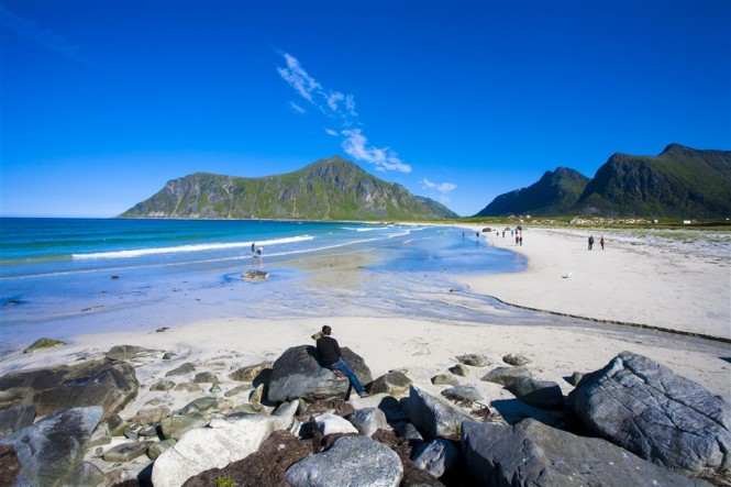 Skagsanden Beach - Flakstad - Lofoten - Photo Sonia Arrepia Photgraphy - Visitnorway.com