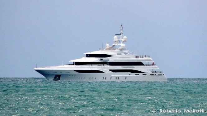BENETTI Superyacht FORMOSA underway in Italy