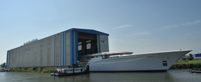 FEADSHIP Mega Yacht Hull 1006 – Unexpected visitor to SAIL Amsterdam event