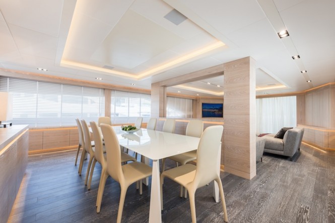 AB145 yacht - Dining