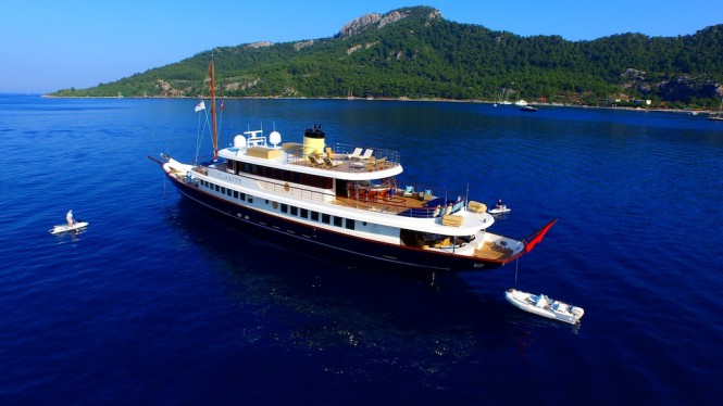 SUPERYACHT CLARITY