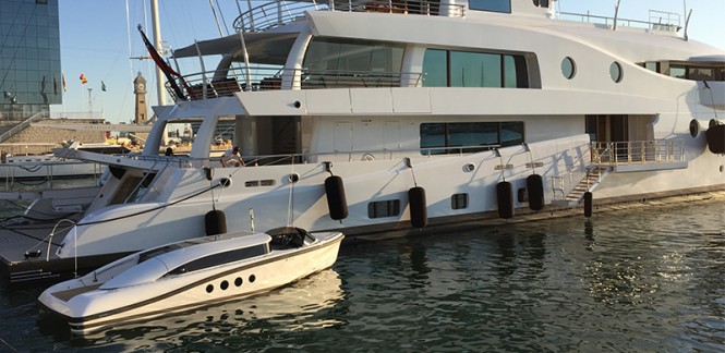 Pascoe International deliver 8m SL Limousine to 60m Mega Yacht MADAME KATE