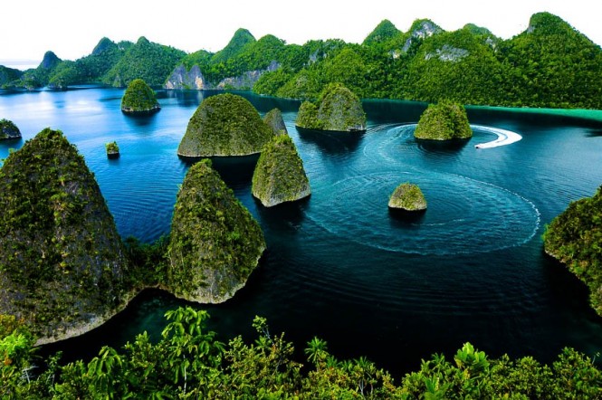 Extraordinary 2016 SOLAR ECLIPSE YACHT CHARTER opportunity aboard Explorer Yacht SALILA in INDONESIA