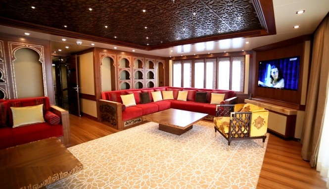 Dusur Yacht - Upper Deck Diwaniya