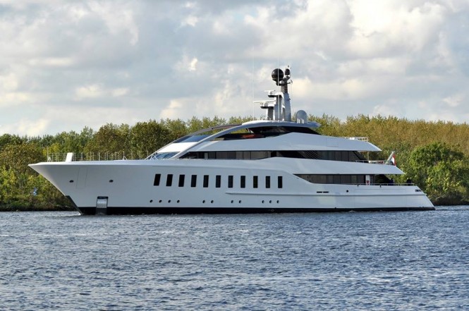 Striking FEADSHIP Super Yacht HALO underway