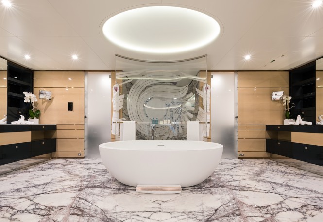Mega yacht IRIMARI - Bathroom