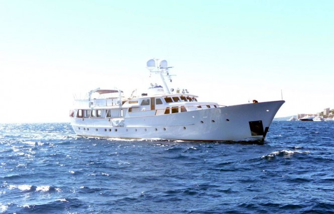 35m classic superyacht BEIJA-FLOR by FEADSHIP - Photo credit to Hanco Bol & Maureen van der Toolen and Feadship Fanclub