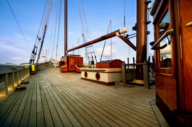 Charter Yacht RAJA LAUT