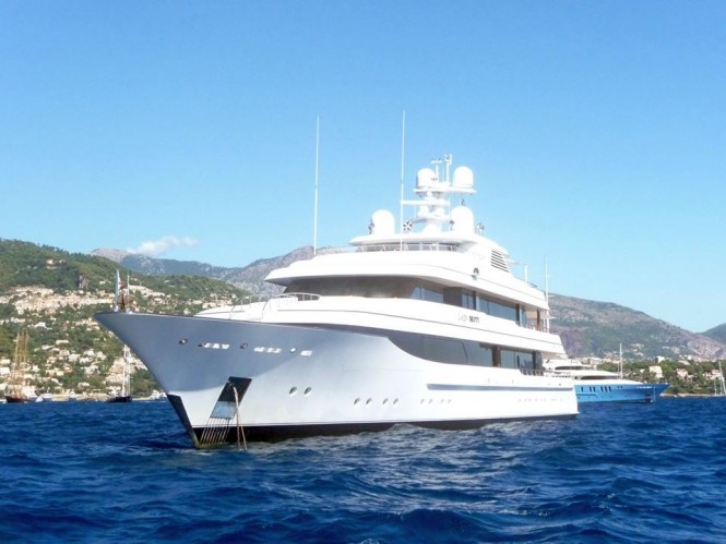 Luxurious FEADSHIP Motor Yacht LADY BRITT off Monaco