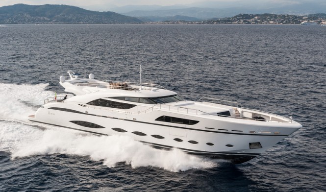 NEW AB 145 Motor Yacht FAST & FURIOUS at full speed