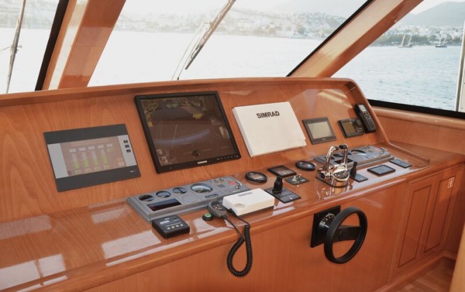 Superyacht NIMIR - Wheelhouse
