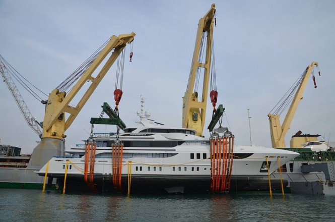 Superyacht GENESIS II - Lift-off