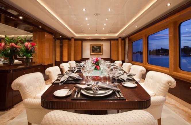 Yacht LADY LOLA - Formal Dining