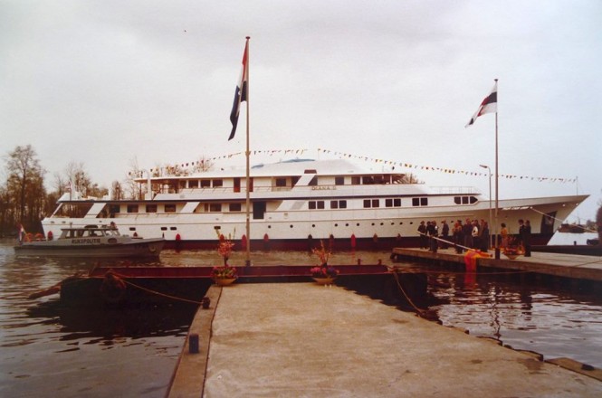 Kingdom Come (ex Diana II) at launch - Photo by Feadship Fanclub