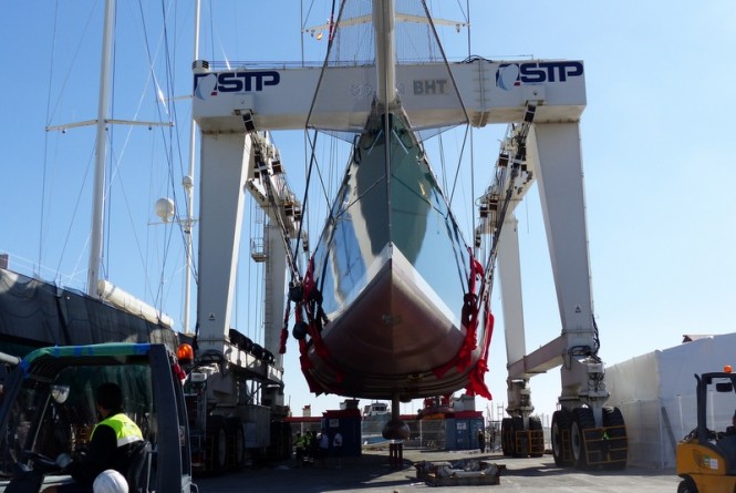 Video: Lifting of Graceful 67m Sailing Mega Yacht HETAIROS – The largest lift in Balearics performed by STP Shipyard Palma