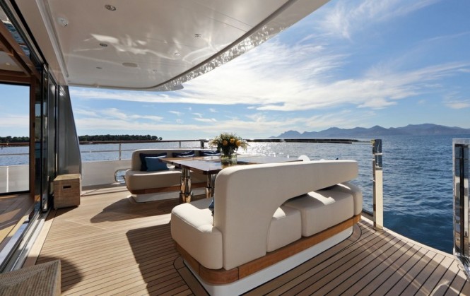 SOLIS - Exterior