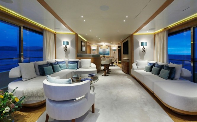 SOLIS - Saloon