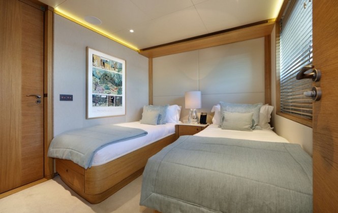 SOLIS - Twin Cabin