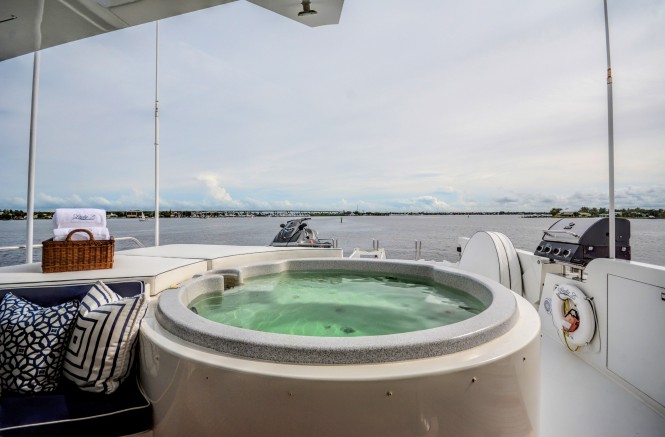 Motor Yacht LADY Z - Jacuzzi