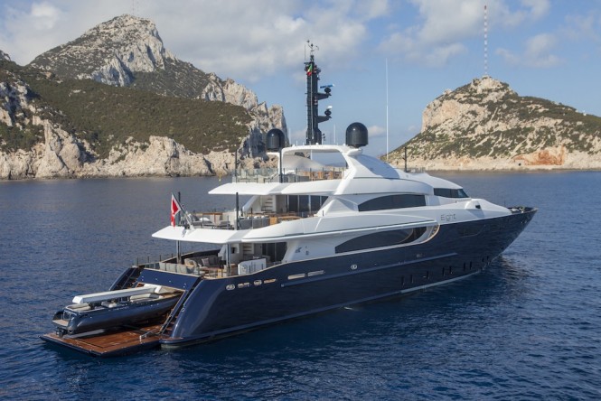 EIGHT - aft view