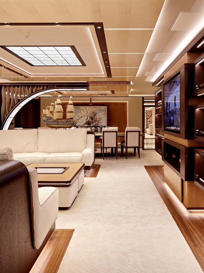 GALACTICA SUPER NOVA - main saloon - Photo Dick Holthuis