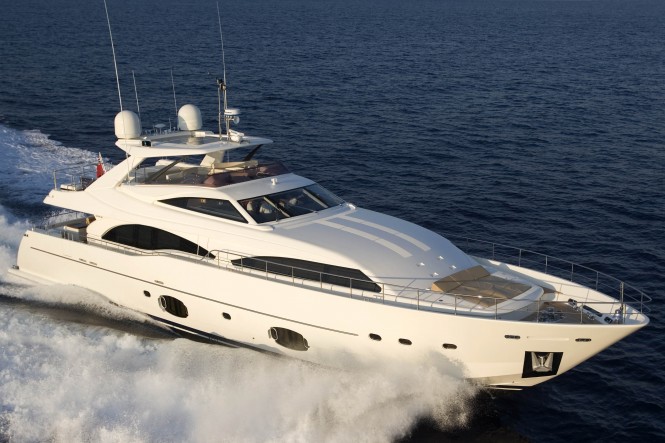 Ferretti 97 Luxury Yacht ANNE MARIE Offering 10% Off Naples Charter Vacations