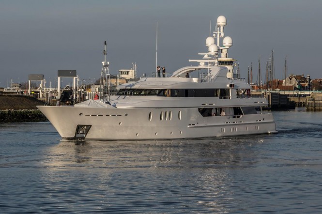 52m Motor Yacht SEAHORSE Hits Water at ICON