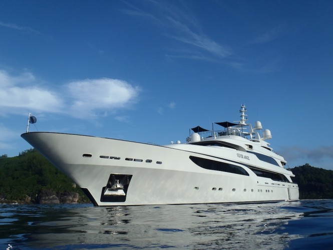 SILVER ANGEL superyacht - Photo by Nicolas Benazeth