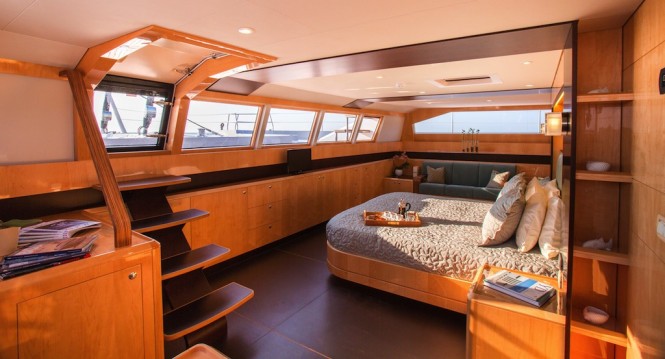 WINDQUEST interior