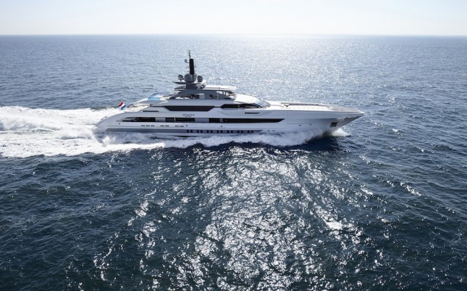 GLACTICA SUPER NOVA YACHT - Photo by Dick Holthuis
