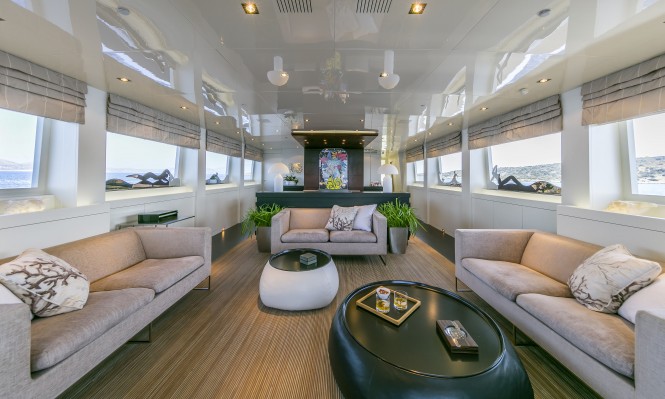 Main Saloon aboard LUMAR
